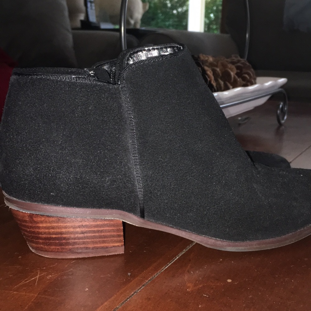 Black ankle booties!